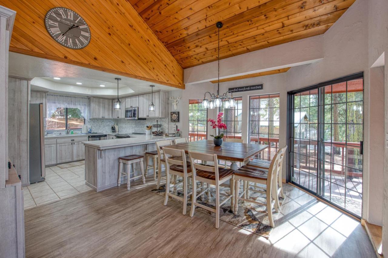 Apple Blossom Lodge シェイバー・レイク エクステリア 写真