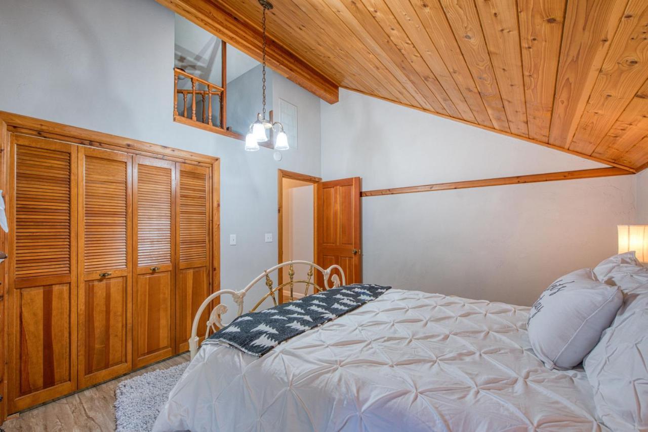 Apple Blossom Lodge シェイバー・レイク エクステリア 写真